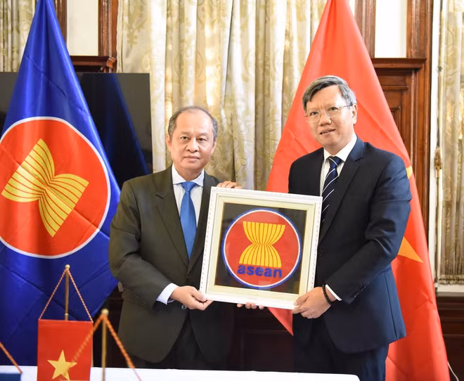 3112-asean-cuba-2.jpg