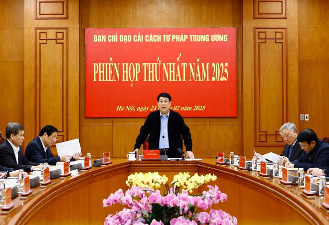 Chủ tịch nước Lương Cường chủ trì Phiên họp thứ nhất năm 2025 của Ban Chỉ đạo Cải cách Tư pháp Trung ương. (Ảnh: Lâm Khánh/TTXVN) 2404-chu-tich-nuoc-tu-phap-4.jpg