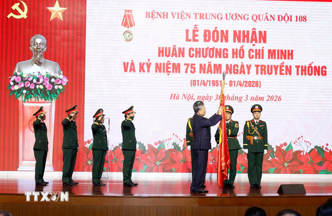 Tổng Bí thư dự Lễ kỷ niệm 75 năm Ngày truyền thống Bệnh viện TW Quân đội 108 ttxvn-3003-tong-bi-thu-benh-vien-108-6.jpg