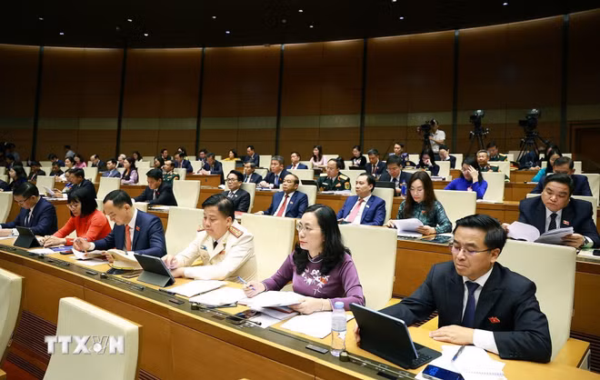 Các đại biểu tham dự phiên khai mạc Kỳ họp thứ Nhất, Quốc hội khóa XVI. (Ảnh: Dương Giang/TTXVN) ttxvn-0604-khai-mac-ky-hop-thu-nhat-quoc-hoi-khoa-xvi-22.jpg