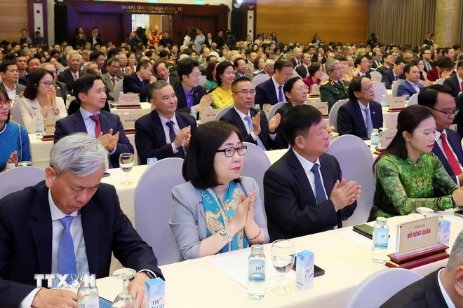 ບັນດາຜູ້ແທນເຂົ້າຮ່ວມກອງປະຊຸມໃຫຍ່ຜູ້ຮັກຊາດຂອງສະຫະພັນບັນດາອົງການມິດຕະພາບຫວຽດນາມ. (ພາບ: ອານດັງ/VNA) ttxvn-1711-doi-ngoai-nhan-dan-4.jpg