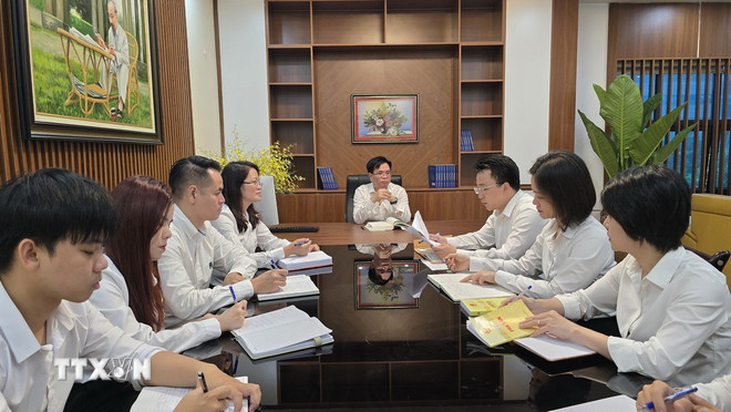 Головний суддя Народного суду регіону 2 – Ханой Хоанг Нгок Тхань головував на засіданні з питань вирішення питання про відкриття процедури банкрутства Корпорації суднобудівної промисловості (SBIC). (Фото: Кім Ань/VNA) ttxvn-0911-toa-an-nhan-dan-4.jpg