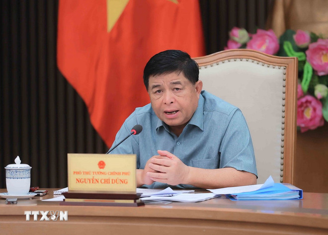 Le vice-Premier ministre Nguyen Chi Dung prend la parole. (Photo : An Dang/VNA) ttxvn-0108-nguyen-chi-dung.jpg