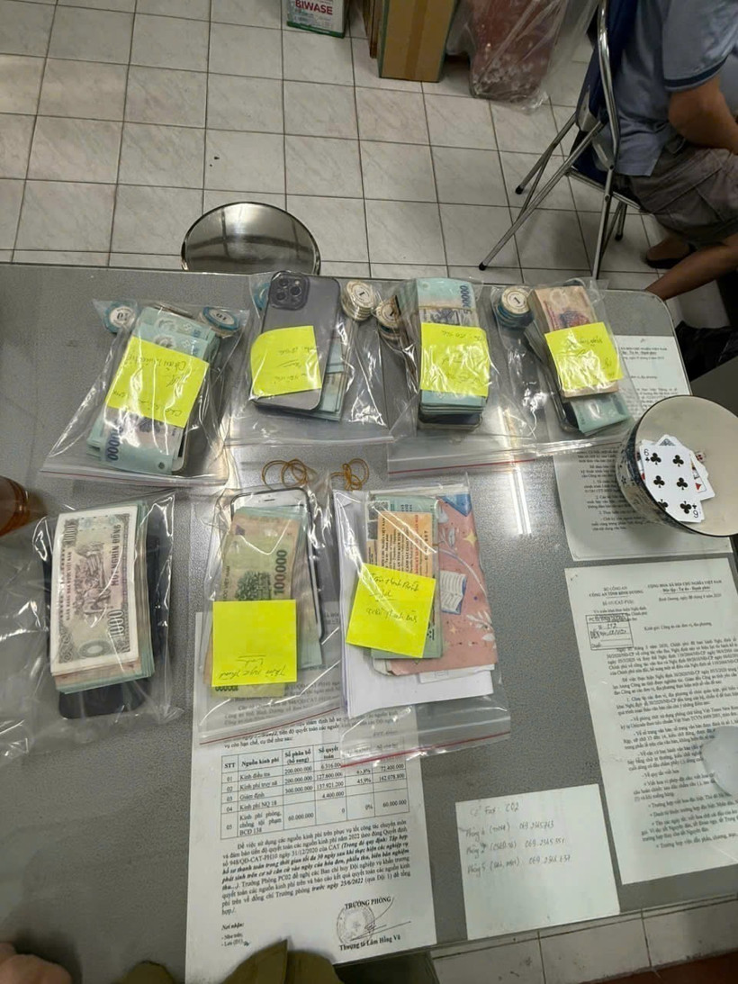 Tang vật trong một vụ đánh bạc. (Ảnh minh họa. Nguồn: TTXVN)