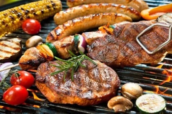 Các món ăn từ thịt cừu trong Lễ Hiến sinh.