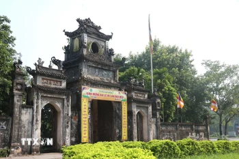 Chùa Chuông là một trong những di tích tiêu biểu nằm trong khu di tích Quốc gia đặc biệt Phố Hiến. (Ảnh: Đinh Văn Nhiều/TTXVN)