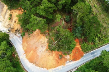 Thông đèo D’ran Đà Lạt sau hơn 1 tháng ách tắc vì sạt lở do mưa lũ