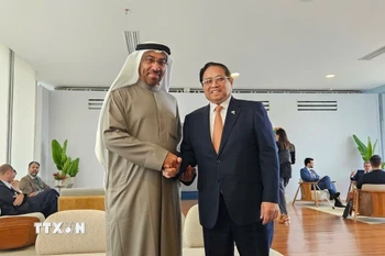 Thủ tướng Phạm Minh Chính tiếp Quốc Vụ khanh Các tiểu vương quốc Arab thống nhất (UAE) Ahmed Ali Bin Al Sayegh. (Ảnh: Dương Giang/TTXVN)