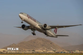 Máy bay của Hãng hàng không Qatar Airways. (Ảnh: AFP/TTXVN)