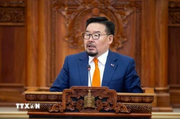 Thủ tướng Mông Cổ Gombojav Zandanshatar phát biểu sau phiên bỏ phiếu tại Quốc hội ở Ulaanbaatar ngày 13/6/2025. (Ảnh: Asia Nikkei/TTXVN)