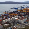 Cảng hàng hóa Vladivostok ở vùng Viễn Đông của Nga. (Ảnh: AFP/TTXVN)