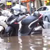Cần Thơ: Đời sống sinh hoạt người dân đảo lộn vì triều cường cao gần kỷ lục 