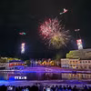 Màn trình diễn drone tái hiện hình tượng Rồng-Phượng trên bầu trời Hội An. (Ảnh: Trần Lê Lâm/TTXVN)
