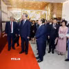 Tổng Bí thư Tô Lâm tham quan không gian trưng bày thành tựu chuyển đổi số trong báo chí tại Hội nghị tổng kết công tác tuyên giáo và dân vận năm 2025, triển khai nhiệm vụ năm 2026. (Ảnh: Thống Nhất/TTXVN)