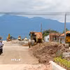 Dự án đường từ trung tâm Hàm Thuận Bắc đi Quốc lộ 1 thi công đạt hơn 90%. (Ảnh: Nguyễn Thanh/TTXVN)