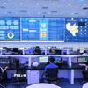 Chính phủ đặt mục tiêu đến năm 2030, Việt Nam sẽ có ít nhất 5 dự án lớn về trí tuệ nhân tạo, công nghệ bán dẫn, nhà máy thông minh và đô thị thông minh.. Trong ảnh: Trung tâm Điều hành thông minh (IOC) tỉnh Bình Dương. (Ảnh: Hoàng Hiếu/TTXVN)