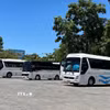 Xe chở khách du lịch tại thành phố Huế. (Ảnh: Văn Dũng/TTXVN)