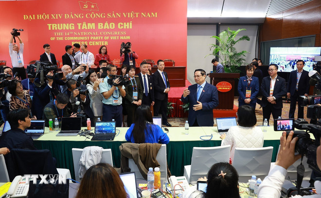 ttxvn-thu-tuong-tham-trung-tam-bao-chi-dai-hoi-xiv-1.jpg