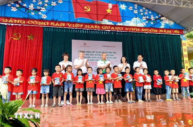 Bầu cử Quốc hội và HĐND: Những chuyến trở về hơn cả một hành trình địa lý ttxvn-phan-bich-thien2.jpg