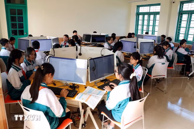 ttxvn-du-lieu-giao-duc2.jpg