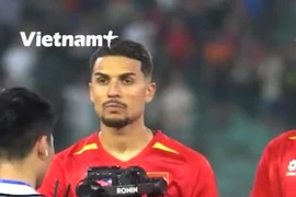 Đỗ Hoàng Hên tự hào hát Quốc ca trong ra mắt đội tuyển Việt Nam