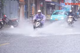 Miền Bắc mưa lớn diện rộng, nguy cơ ngập úng và sạt lở gia tăng 