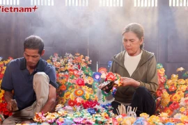 Giữ hồn Tết Việt từ những cành hoa giấy Thanh Tiên 