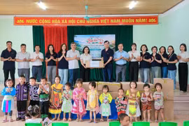 Hành trình Báo Điện tử VietnamPlus mang “Bếp ấm cho em” đến trường vùng cao Thái Nguyên