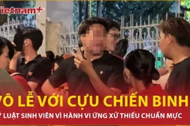 Đại học Văn Lang kỷ luật sinh viên vì ứng xử thiếu chuẩn mực tại lễ diễu binh