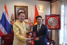 Sách song ngữ về Bác Hồ nối nhịp cầu văn hóa Việt Nam-Thái Lan