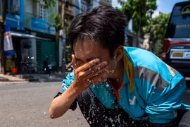 Nam Bộ nóng như “chảo lửa” với nhiệt độ cảm nhận vượt ngưỡng 40 độ