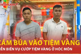 Cận cảnh đối tượng cầm búa xông vào cướp tiệm vàng ở Hóc Môn 