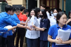 Nhiều lực lượng đồng hành cùng các sỹ tử trong ngày đầu thi tốt nghiệp THPT 2026