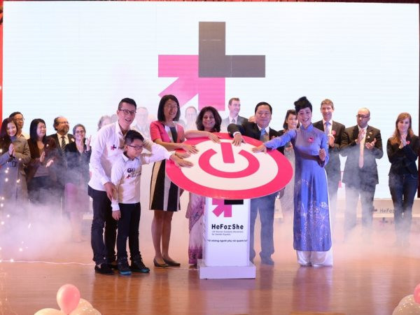 Phát động phong trào HeForShe - "Vì những người phụ nữ quanh ta" ảnh 1