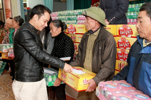 Khởi động chương trình “2016 phần quà" cho đối tượng chính sách ảnh 2