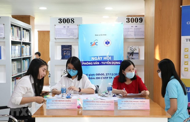 Sẽ cần có nhiều giải pháp ổn định thị trường lao động, sẵn sàng cho giai đoạn tái phục hồi trong năm 2023. (Ảnh minh họa: TTXVN) Thị trường lao động năm 2023: Cần duy trì nguồn nhân lực có tay nghề ảnh 2