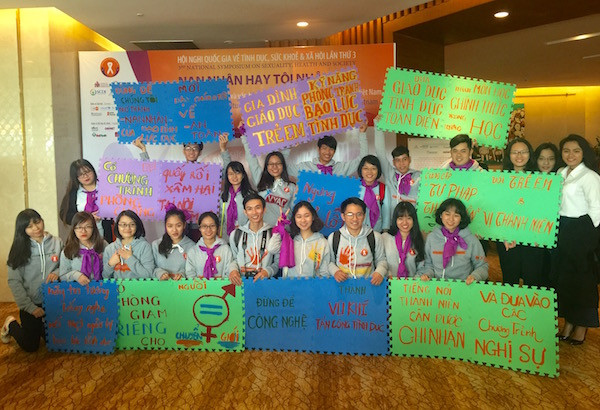 Thủ phạm bạo lực tình dục bao gồm cả những người được cho là đáng tin ảnh 1