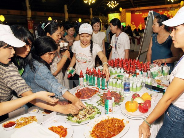 Tăng lương năm 2016: Còn nhiều bất đồng về mức sống tối thiểu ảnh 2