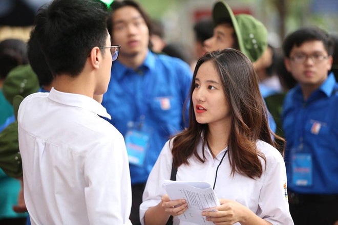 Đề môn Vật lý có tính phân loại thí sinh cao. (Ảnh: Minh Sơn/Vietnam+) Đề môn Vật lý kỳ thi THPT: Lỗi kỹ thuật ở 7 mã đề phải đính chính ảnh 2