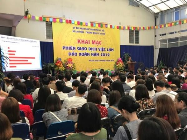 Hà Nội: Hơn 1.300 chỉ tiêu tuyển dụng, tuyển sinh đầu Xuân ảnh 1