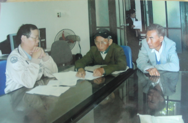 Hai ông lão 80 tuổi chống tham nhũng: Đấu tranh không vì được khen ảnh 2