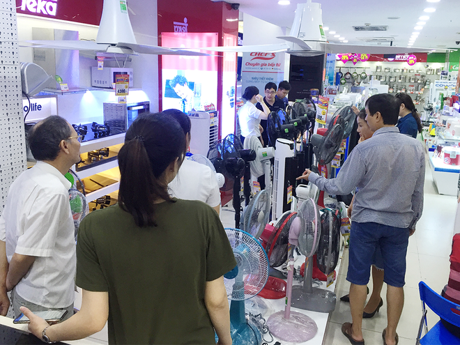 Giá điện tăng, sản phẩm điện máy làm mát tiết kiệm điện "đắt khách" ảnh 3