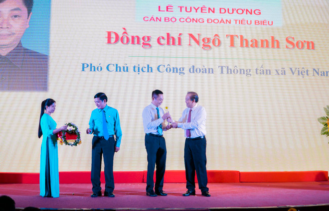 Tuyên dương 90 cán bộ công đoàn viên chức tiêu biểu năm 2019 ảnh 3