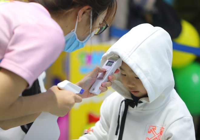 Hà Nội: Nhiều trường thông báo nghỉ học thêm một tuần vì dịch corona ảnh 2