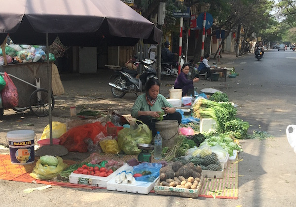 Hà Nội: Giá thực phẩm mùng 2 Tết tăng 50%, rau xanh hét giá gấp đôi ảnh 1