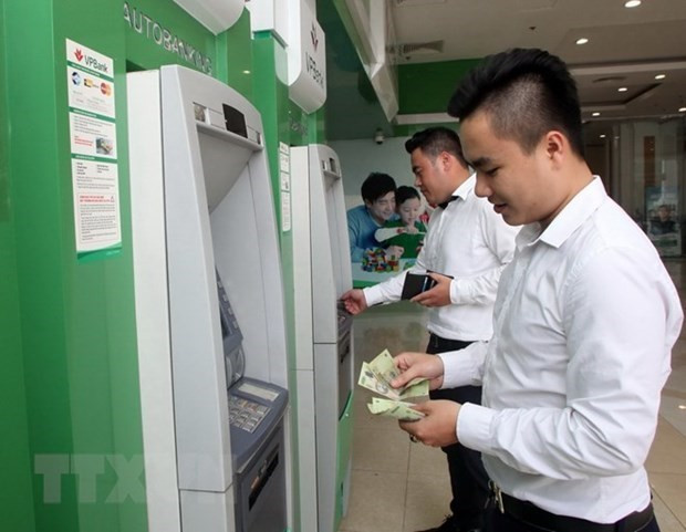 Các doanh nghiệp có hàng chục nghìn lao động đã thông báo duy trì thưởng Tết sẽ làm giảm áp lưc thiếu việc, giảm lương cuối năm. (Ảnh minh họa: Trần Việt/TTXVN) Thưởng Tết năm 2023: Doanh nghiệp giãn việc vẫn thưởng 1-2 tháng lương ảnh 1