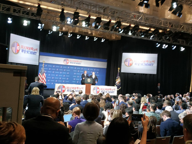 Tổng thống Mỹ: Có nhiều lựa chọn nên chưa phải lúc để ký kết điều gì ảnh 1