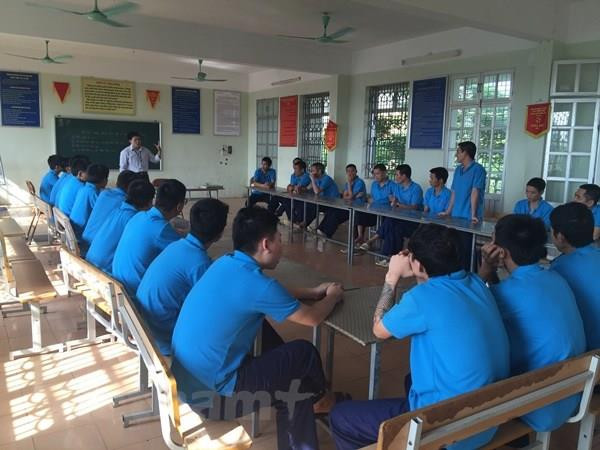 Giờ tham vấn về thay đổi hành vi với sử dụng ma túy. (Ảnh: Hồng Kiều/Vietnam+) Chuyển đổi mô hình cai nghiện ma túy: Tăng thêm các dịch vụ hỗ trợ ảnh 1