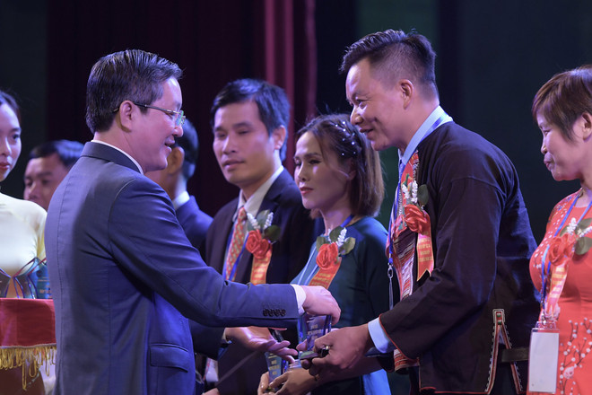Tôn vinh điển hình Nông dân Việt Nam xuất sắc và Hợp tác xã tiêu biểu ảnh 2