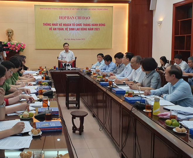 Đa đạng các hoạt động hướng về người lao động trong tháng Năm ảnh 1